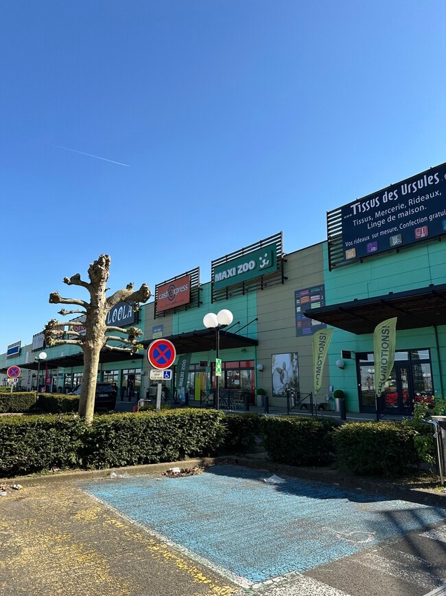 Plus de détails pour Rue Rene Descartes, Proville - Local commercial à louer