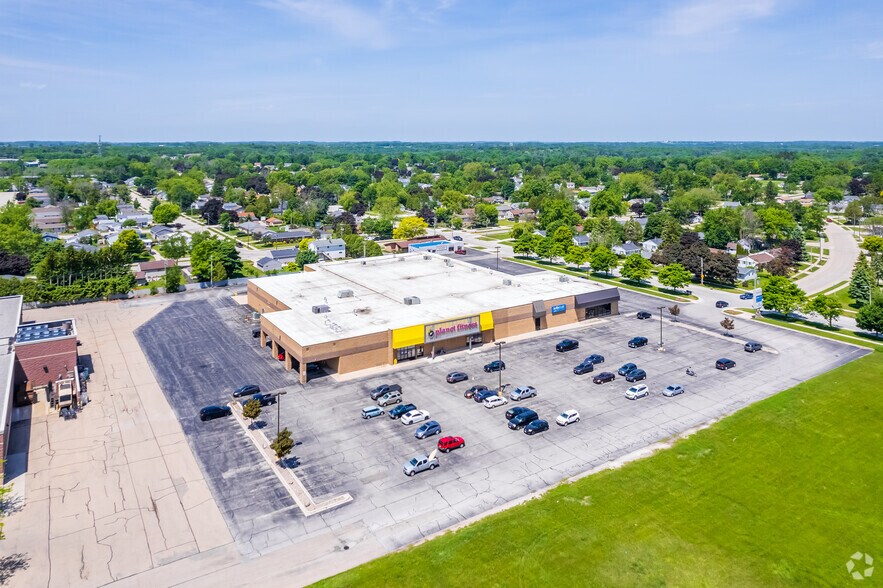 3415 Custer St, Manitowoc, WI à louer - Aérien – Image 2 sur 2