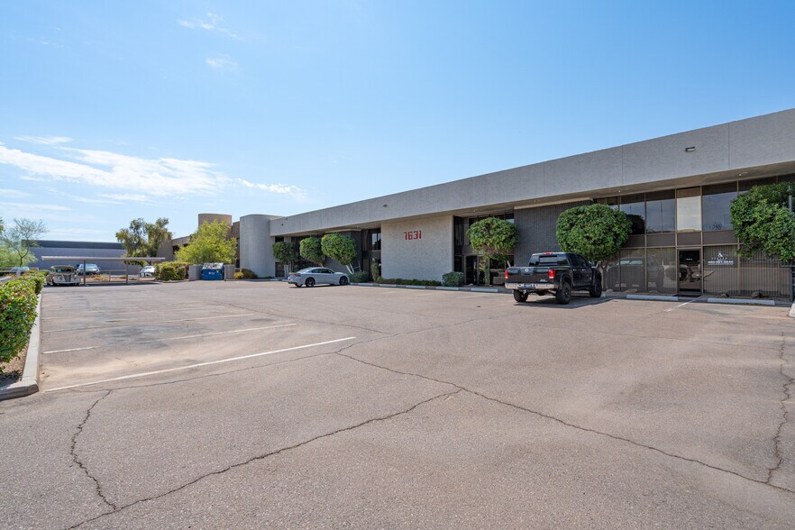 7631 E Greenway Rd, Scottsdale, AZ à louer - Photo de l’immeuble – Image 2 sur 38