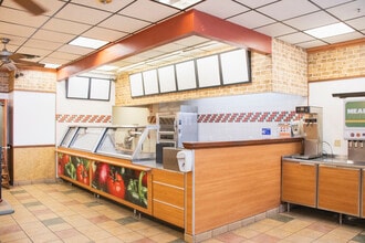 3301-3311 E 12th St, Oakland, CA à louer Photo intérieure– Image 2 sur 14