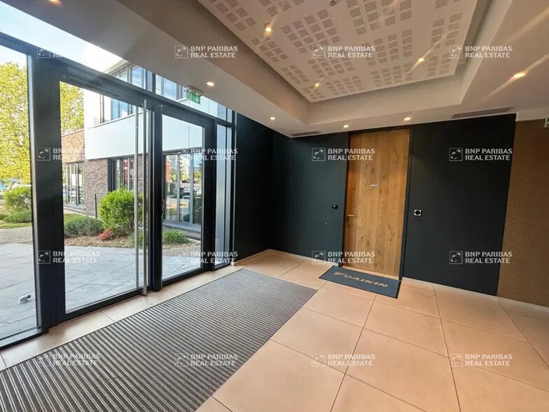 393 Rue Du Général De Gaulle, Marcq-en-Baroeul à louer - Photo de l’immeuble – Image 2 sur 16