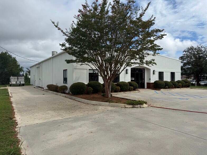101 Wilson Way, Calera, AL à louer - Photo de l’immeuble – Image 2 sur 4