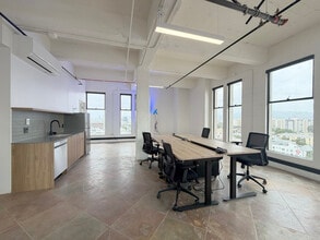 5500-5528 Wilshire Blvd, Los Angeles, CA à louer Photo intérieure– Image 2 sur 21