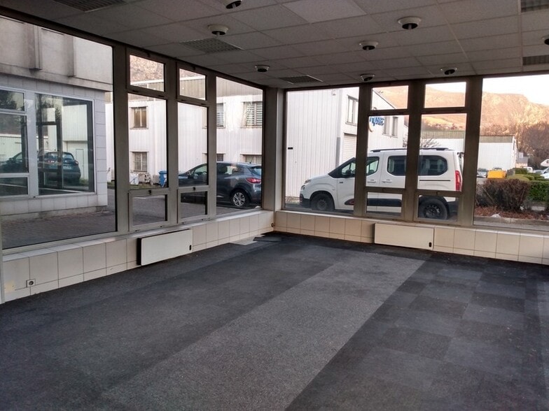 Bureau dans Saint-Martin-le-Vinoux à louer - Photo intérieure – Image 3 sur 16