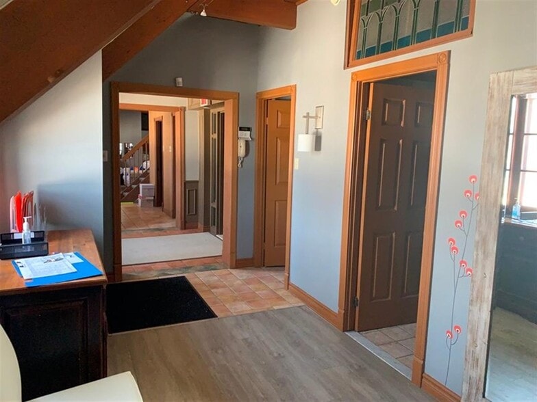 275 Boul Des Braves, Terrebonne, QC à vendre - Photo intérieure – Image 2 sur 9