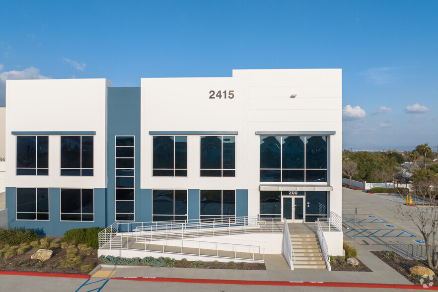 2415 N Locust Ave, Rialto, CA à louer - Photo de l’immeuble – Image 2 sur 6
