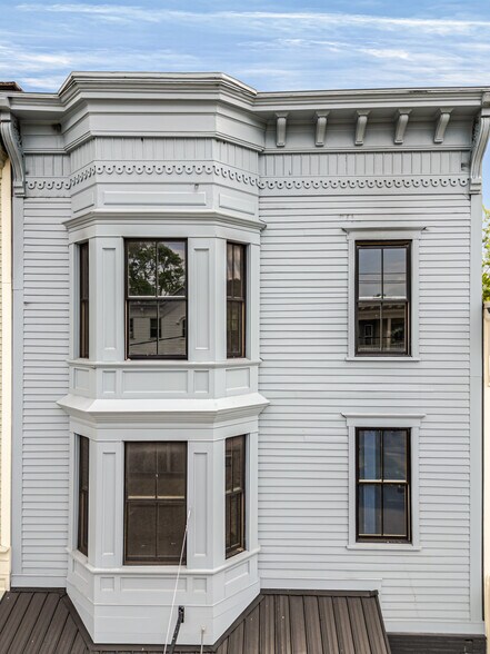 744 Warren St, Hudson, NY à vendre - Photo de l’immeuble – Image 2 sur 39