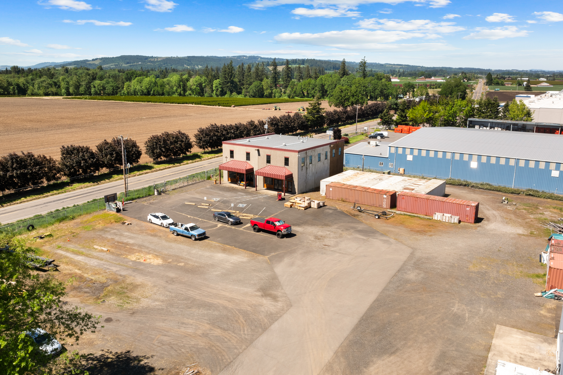 21070 Butteville NE Rd, Donald, OR à louer Photo de l’immeuble– Image 1 sur 41
