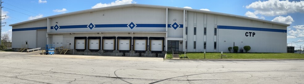 2615 Endress Pl, Greenwood, IN à vendre - Photo de l’immeuble – Image 1 sur 7