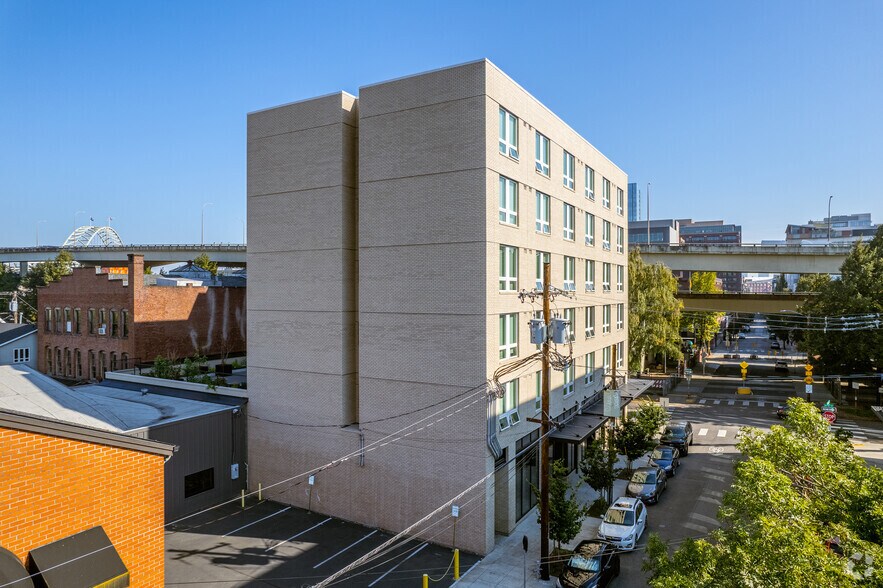 1611 NW Marshall St, Portland, OR à louer - Photo de l’immeuble – Image 3 sur 29