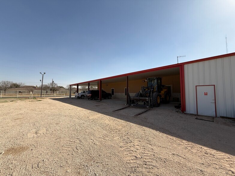 1207 NW Mustang Dr, Andrews, TX à vendre - Photo de l’immeuble – Image 3 sur 31