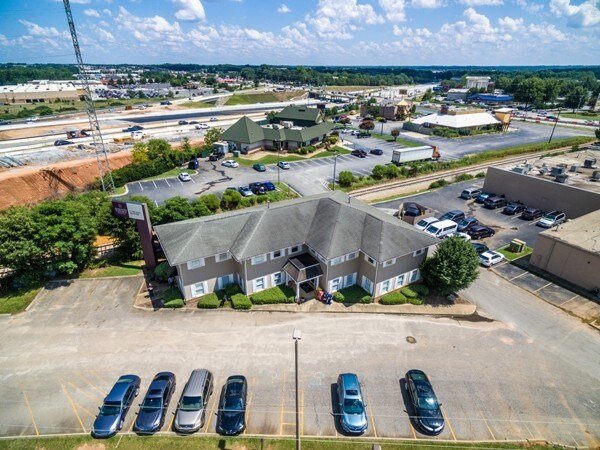 22 Garlington Rd, Greenville, SC à louer - Photo de l’immeuble – Image 3 sur 22