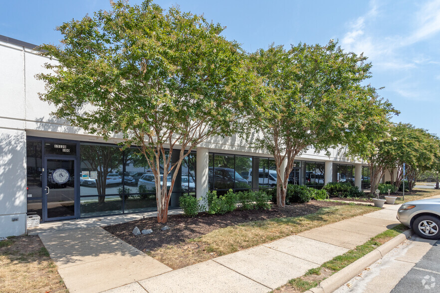 15120 Enterprise Ct, Chantilly, VA à louer - Photo de l’immeuble – Image 3 sur 5