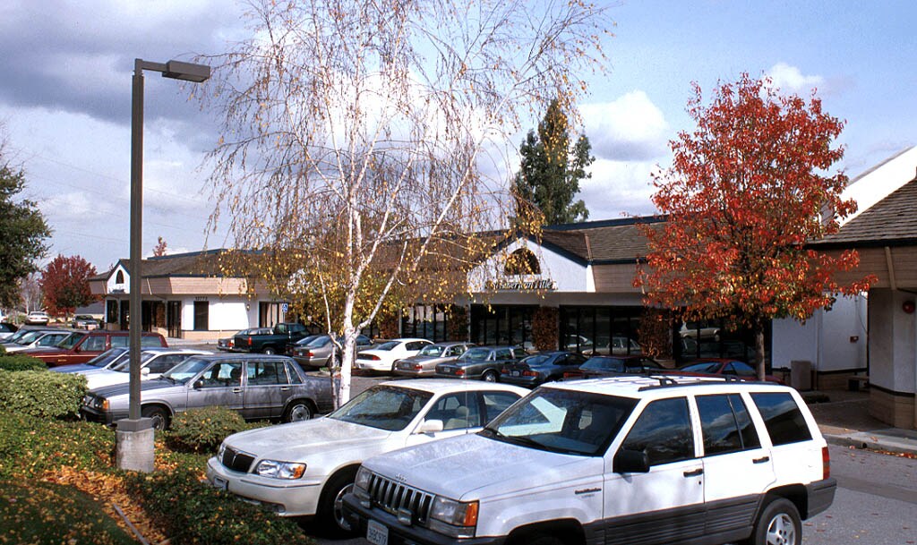 12772 Saratoga-Sunnyvale Rd, Saratoga, CA à louer Photo principale– Image 1 sur 8