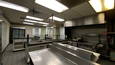 2041 Martin Luther King Jr Ave SE, Washington, DC à louer Photo de l’immeuble– Image 2 sur 5