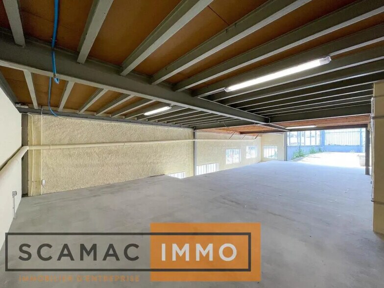 Industriel/Logistique dans Linas à louer - Photo de l’immeuble – Image 3 sur 4