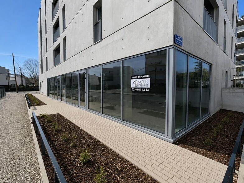 Local commercial dans Nantes à louer - Photo de l’immeuble – Image 1 sur 4