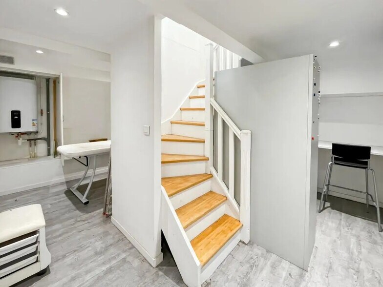 Local commercial dans Paris à louer - Photo de l’immeuble – Image 3 sur 6