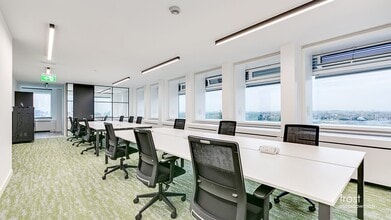 389 Chiswick High Rd, Londres à louer Photo intérieure– Image 2 sur 2