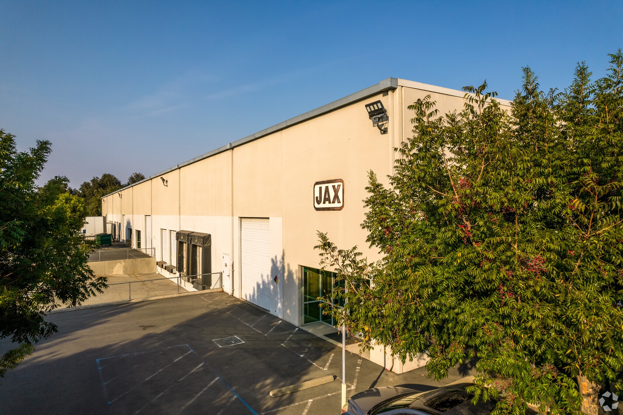 819 F St, West Sacramento, CA à louer Photo principale– Image 1 sur 13