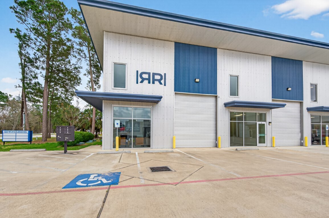 32411 Tamina Rd, Magnolia, TX à louer Photo principale– Image 1 sur 23