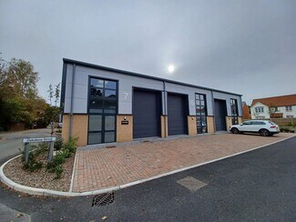 Plus de détails pour Oakdene Dr, Three Legged Cross - Industriel/Logistique à louer