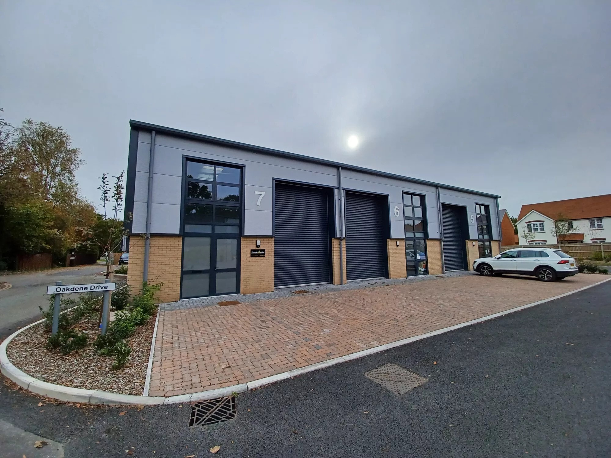 Oakdene Dr, Three Legged Cross à louer Photo principale– Image 1 sur 10