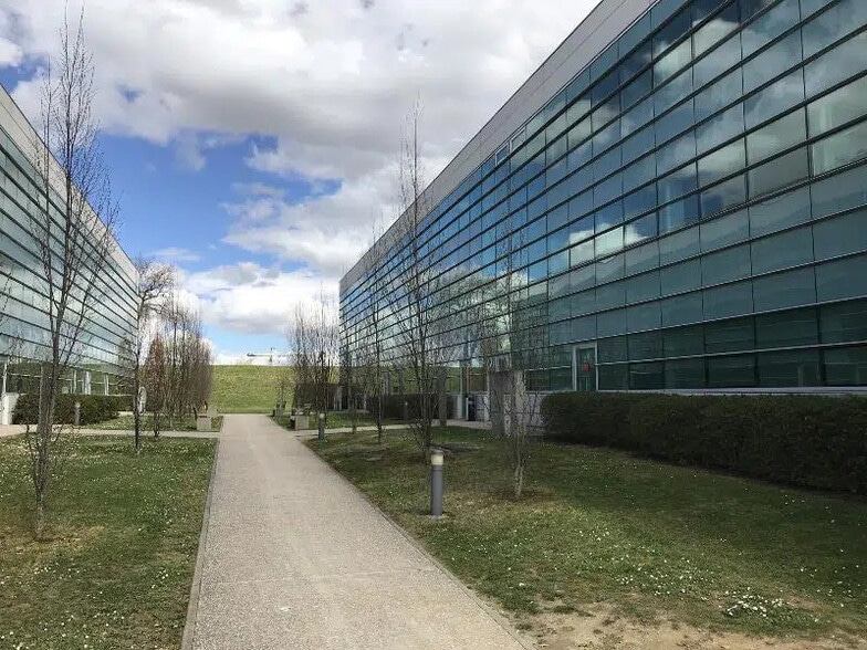 Bureau dans Labège à louer - Photo de l’immeuble – Image 2 sur 10