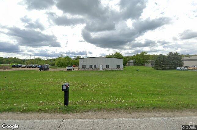 3751 Scenic Rd, Slinger, WI à louer - Photo de l’immeuble – Image 2 sur 3