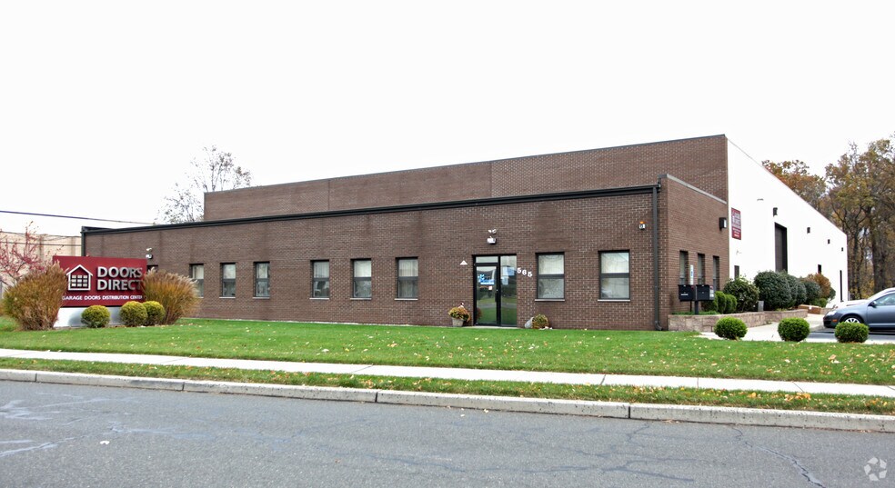 565 Green Ln, Union Township, NJ à louer - Photo de l’immeuble – Image 3 sur 11