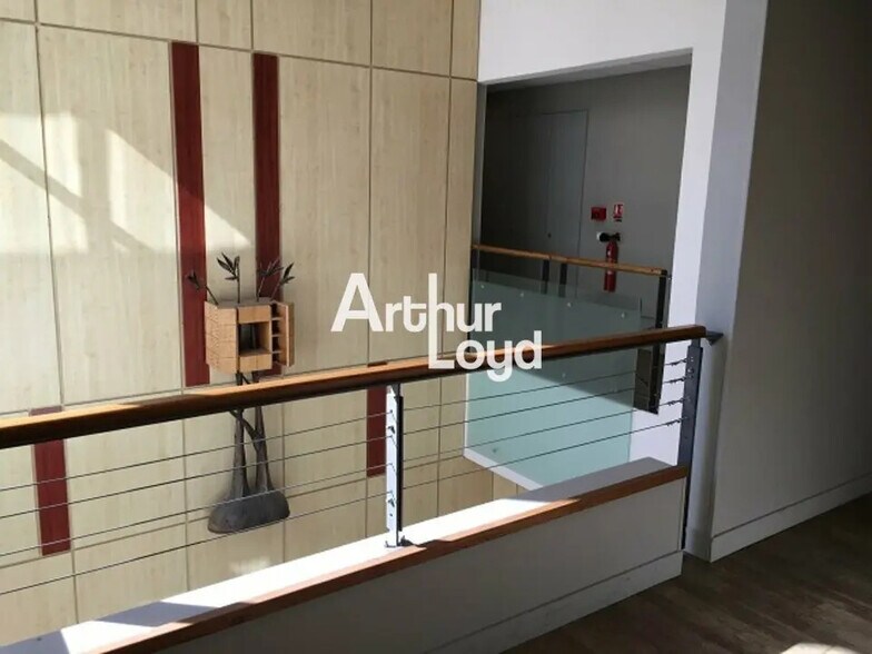 Bureau dans SOPHIA ANTIPOLIS à louer - Photo de l’immeuble – Image 3 sur 6