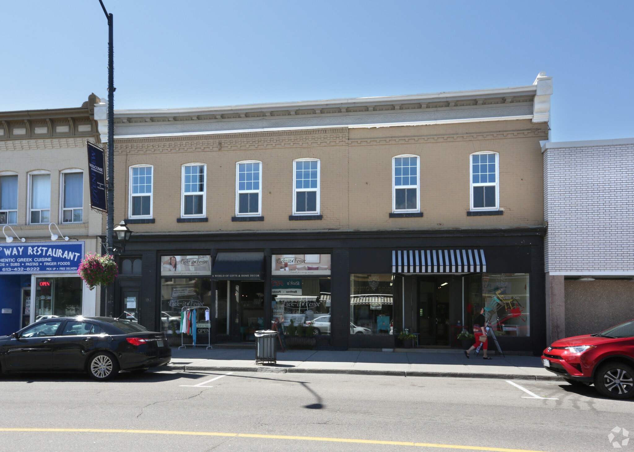 188-190 Raglan St S, Renfrew, ON à louer Photo principale– Image 1 sur 11