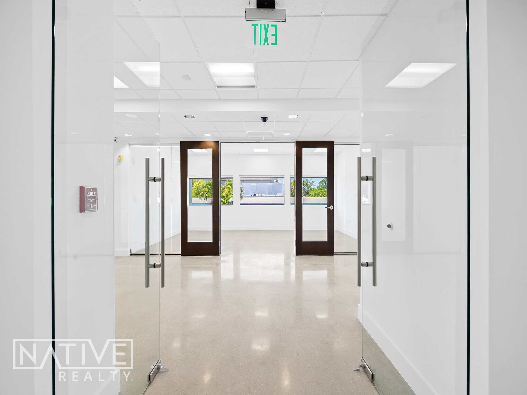 707 NE 3rd Ave, Fort Lauderdale, FL à louer Photo de l’immeuble– Image 1 sur 58