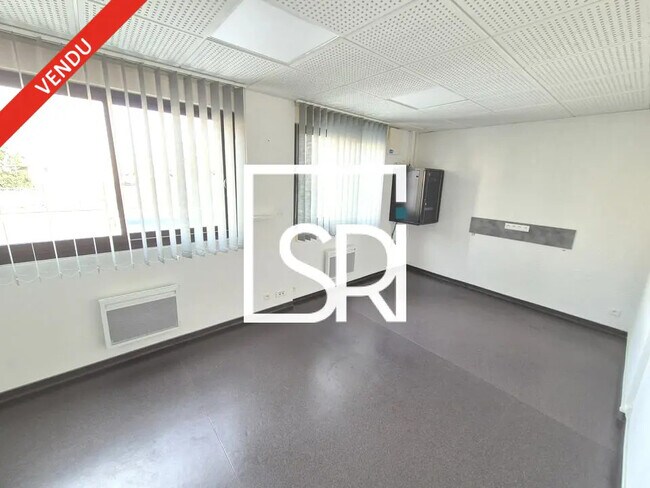Plus de détails pour Local commercial à vendre