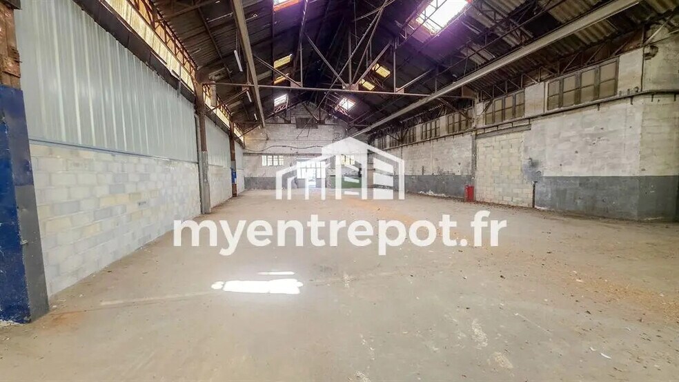 Local d’activités dans Marseille à louer - Photo de l’immeuble – Image 1 sur 6