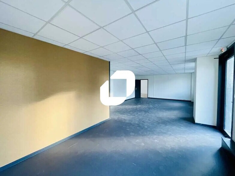 11-13 Chemin De L'Industrie, Dardilly à louer - Photo de l’immeuble – Image 2 sur 16