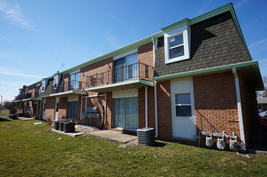 2505 E 10th St, Anderson, IN à vendre - Photo de l’immeuble – Image 2 sur 10