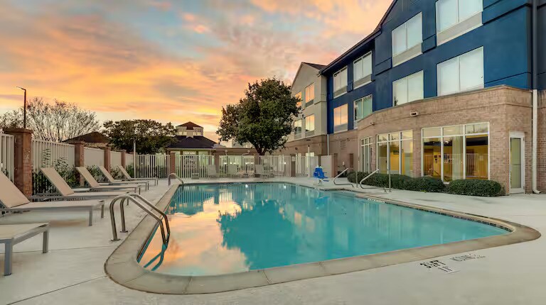 4400 North Fwy, Fort Worth, TX à vendre - Photo de l’immeuble – Image 3 sur 39