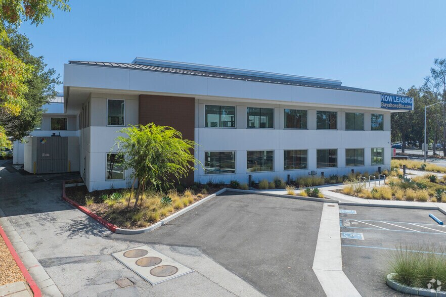 2225 E Bayshore Rd, Palo Alto, CA à louer - Photo de l’immeuble – Image 2 sur 21