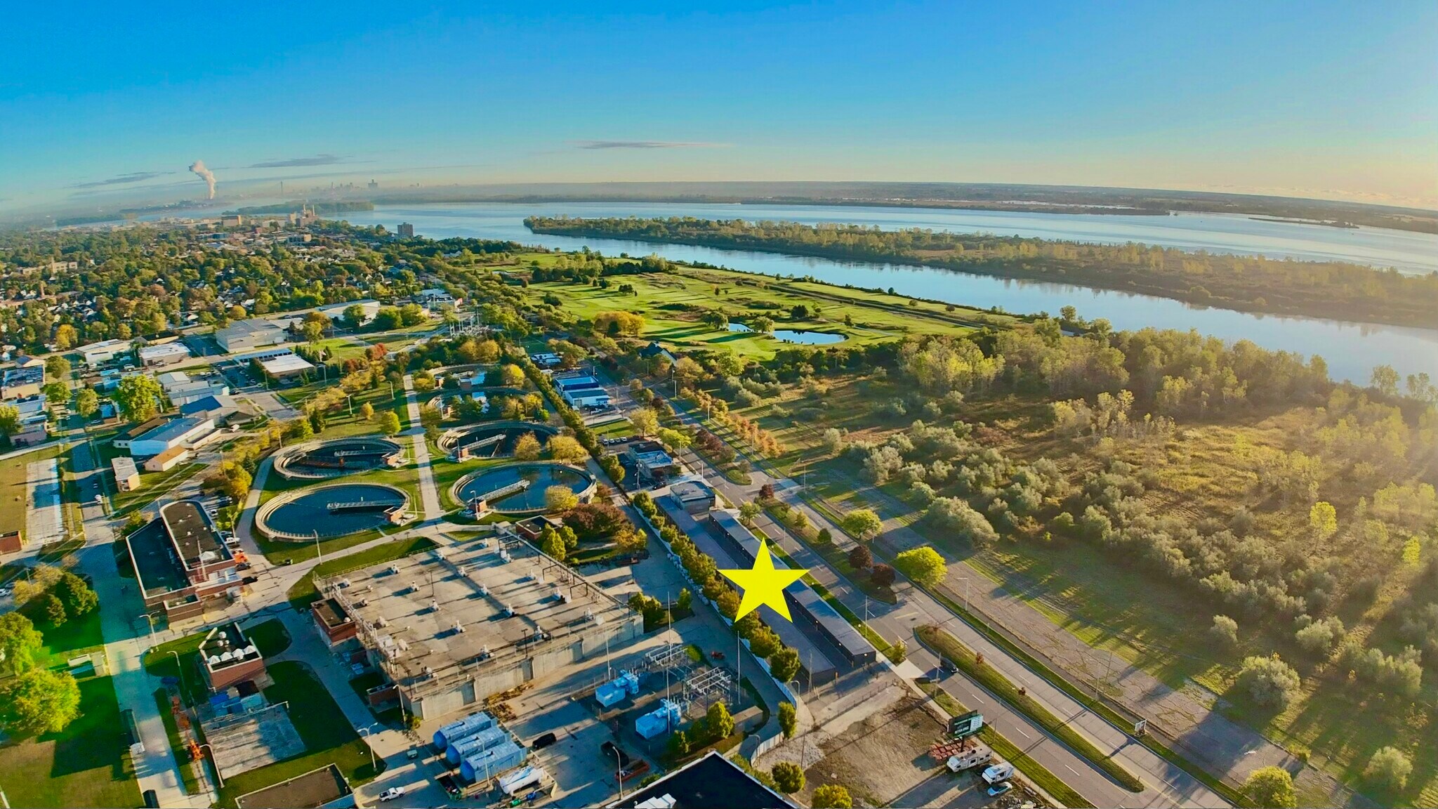 4500 Biddle Ave, Wyandotte, MI à vendre Photo de l’immeuble– Image 1 sur 13