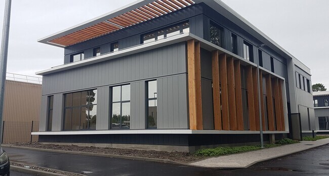 Plus de détails pour Bureau, Local d'activités à louer