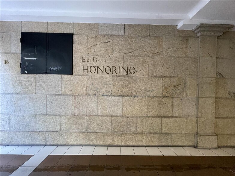 Rúa Do Xeneral Pardiñas, Santiago de Compostela, La Coruna à vendre - Photo de l’immeuble – Image 3 sur 6