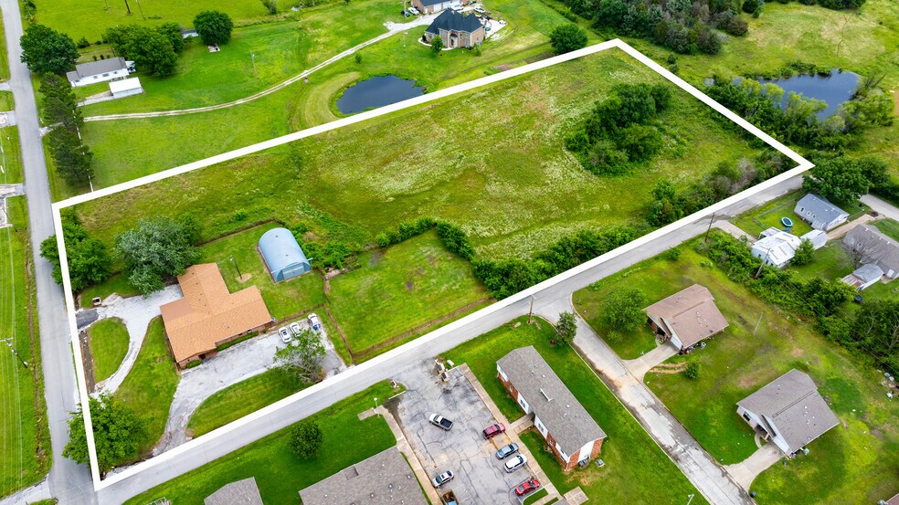 1404 S B St, Henryetta, OK à vendre - Photo de l’immeuble – Image 2 sur 42