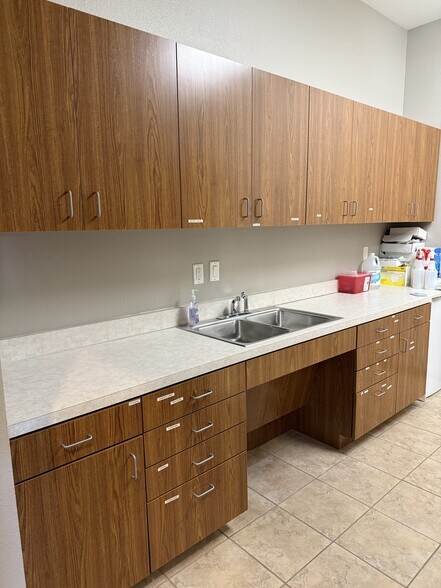1716 Chadwick Ct, Hurst, TX à vendre - Photo intérieure – Image 3 sur 19