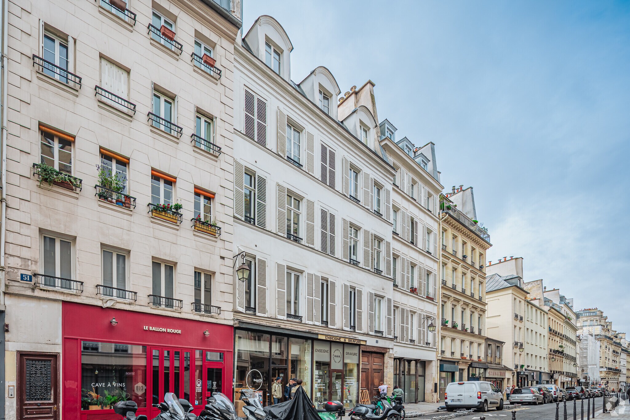 Immeuble residentiel dans Paris à vendre Photo principale– Image 1 sur 3