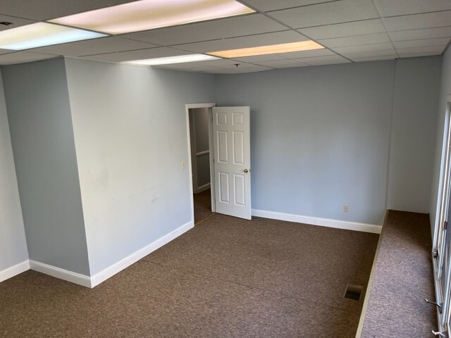 898 Ethan Allen Hwy, Ridgefield, CT à louer - Photo intérieure – Image 3 sur 9