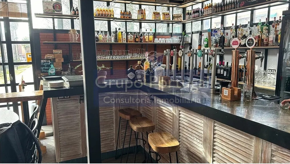 Local commercial dans Móstoles, Madrid à louer Photo intérieure– Image 1 sur 7