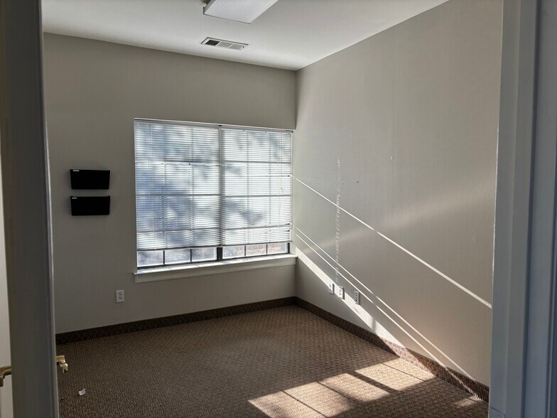 649 Alsbury Blvd, Burleson, TX à louer - Photo intérieure – Image 3 sur 20
