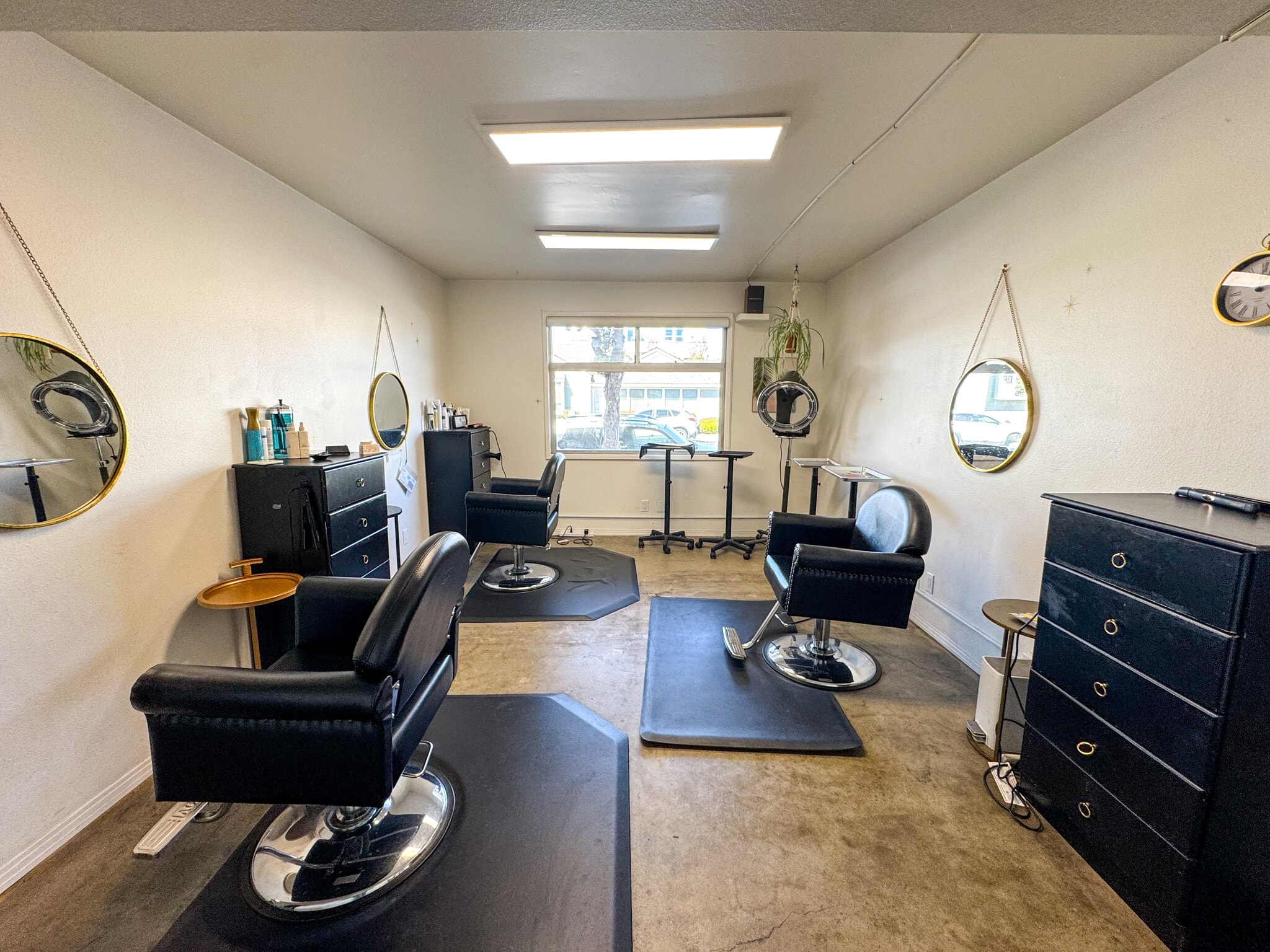 2727 Roosevelt St, Carlsbad, CA à louer Photo intérieure– Image 1 sur 5