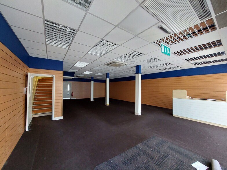 62 High St, Montrose à louer - Photo de l’immeuble – Image 2 sur 3